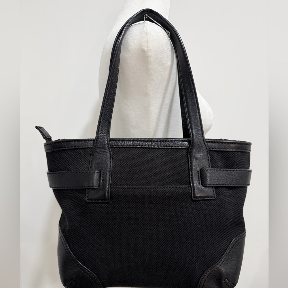 Michael Kors Black Shoulder Bag with Gold Details - Picture 5 of 15